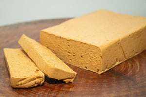 GELEIA DE MOCOTÓ ARTESANAL COM DOCE DE LEITE 400G