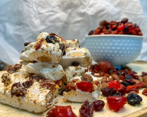 TORRONE ARTESANAL DE FRUTAS VERMELHAS 50G