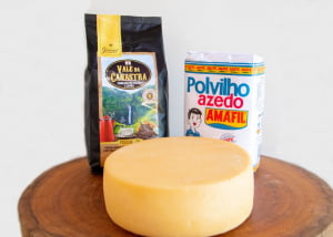 KIT PARA PÃO DE QUEIJO - 1 QUEIJO CANASTRA CURADO 600G + 1 KG POLVILHO  + 1 CAFÉ GOURMET 500G